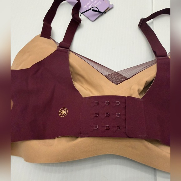 Honeylove Crossover Wireless Bra  - Medium - 36 B/C - Picture 4 of 10